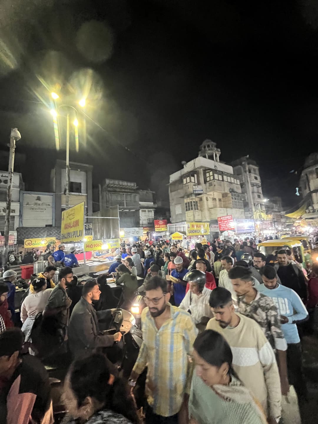 Rush hour at Manek Chowk